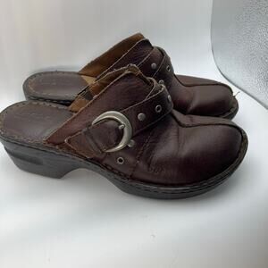 b.ø.c Brown‎ Leather Clogs Slides Studded Buckle Comfort Shoes Women’s 8 BC6650